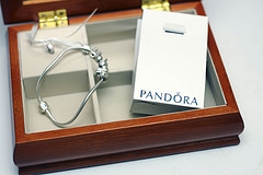 pandora bracelet jewellery box